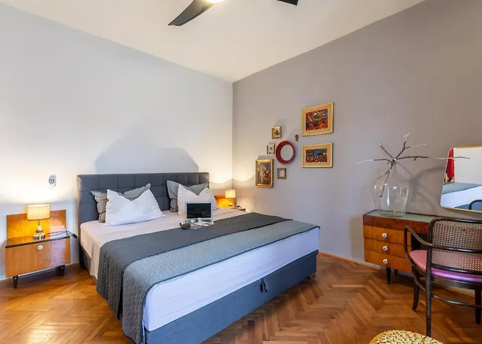 Apartment Lota With Heated Pool On Top Location