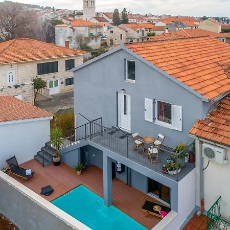 Apartment Lota With Heated Pool On Top Location Supetar Exterior photo