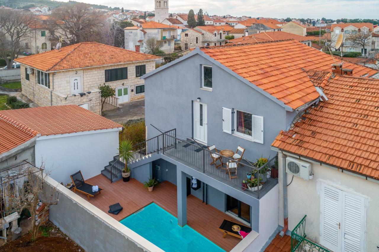 Apartment Lota With Heated Pool On Location Supetar